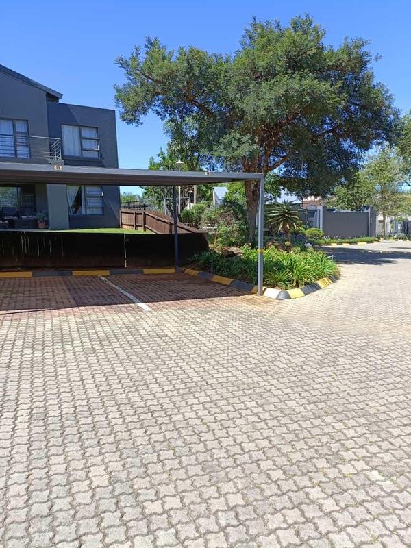 To Let 2 Bedroom Property for Rent in Greenstone Hill Gauteng
