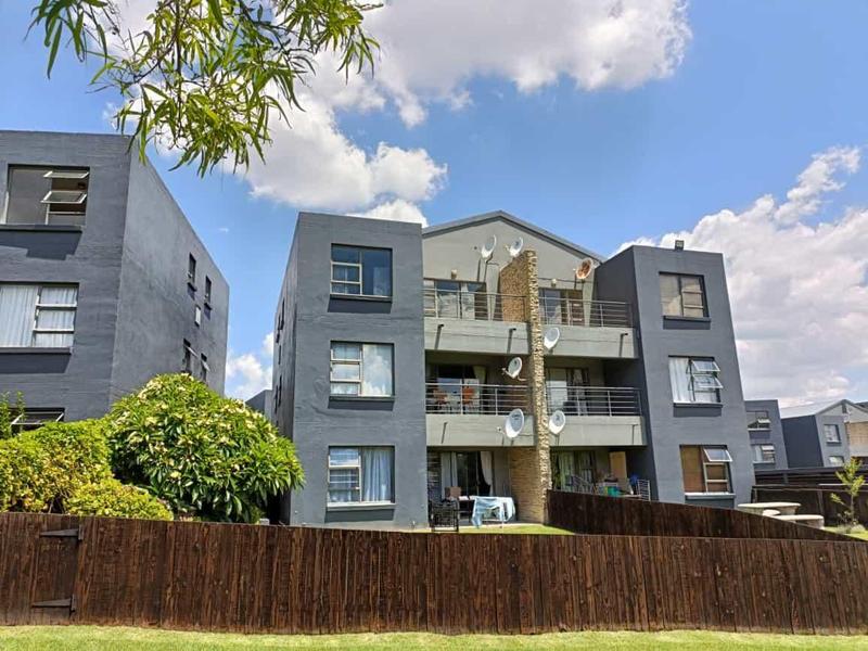 To Let 2 Bedroom Property for Rent in Greenstone Hill Gauteng