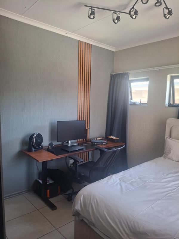 2 Bedroom Property for Sale in Victory Park Gauteng