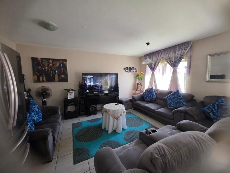 To Let 3 Bedroom Property for Rent in Glen Marais Gauteng