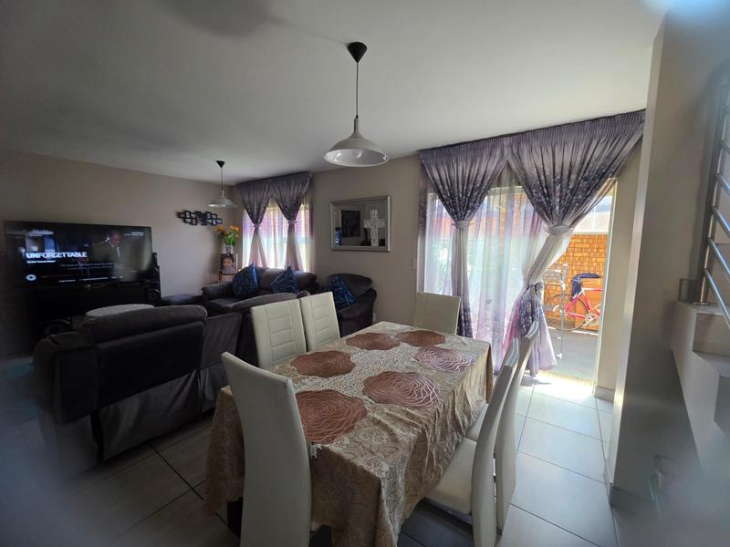 To Let 3 Bedroom Property for Rent in Glen Marais Gauteng