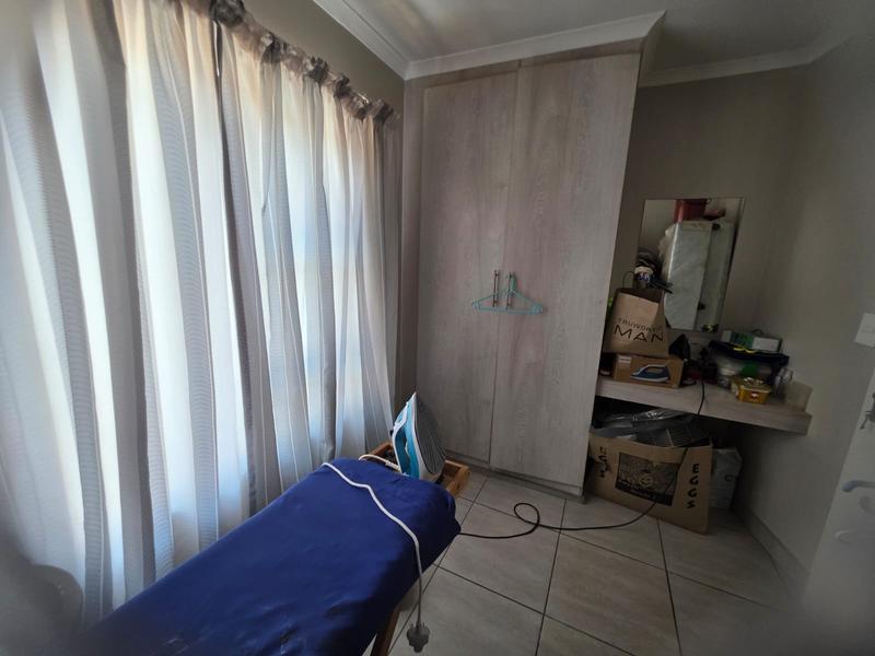 To Let 3 Bedroom Property for Rent in Glen Marais Gauteng