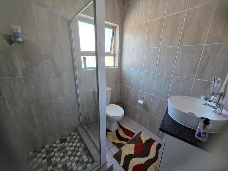 To Let 3 Bedroom Property for Rent in Glen Marais Gauteng