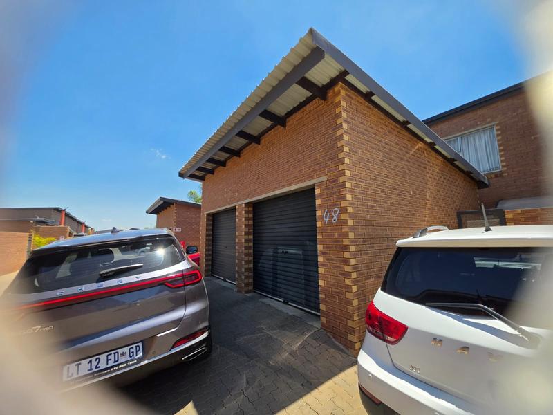 To Let 3 Bedroom Property for Rent in Glen Marais Gauteng
