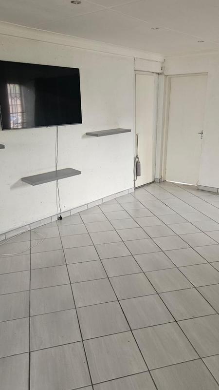 4 Bedroom Property for Sale in Sonneveld Gauteng