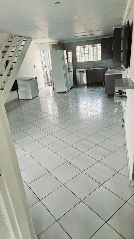 4 Bedroom Property for Sale in Sonneveld Gauteng