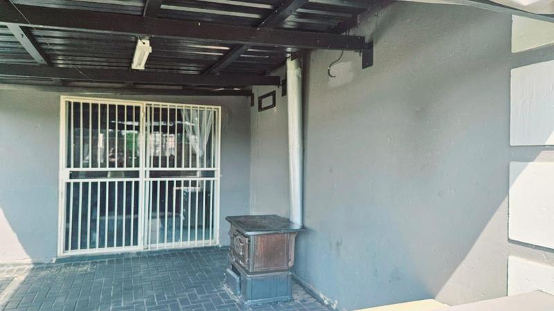 4 Bedroom Property for Sale in Sonneveld Gauteng