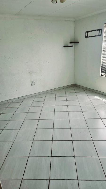 4 Bedroom Property for Sale in Sonneveld Gauteng