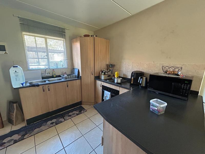 To Let 2 Bedroom Property for Rent in Erand Gardens Gauteng