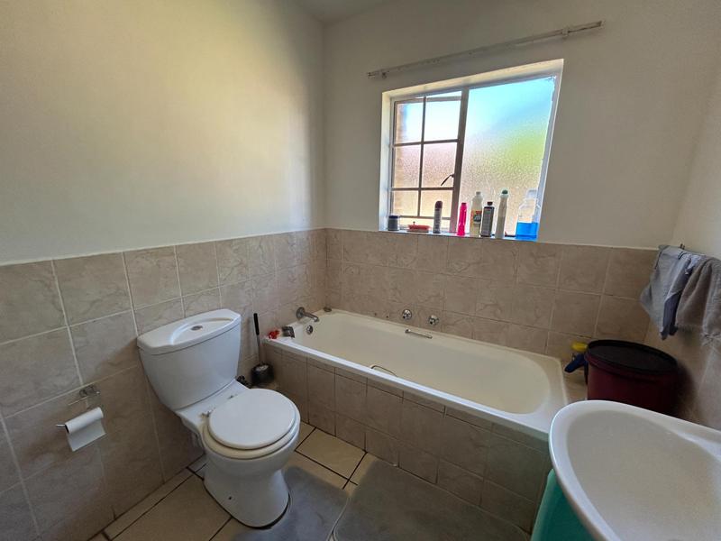 To Let 2 Bedroom Property for Rent in Erand Gardens Gauteng