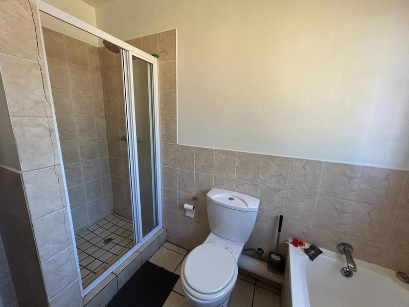 To Let 2 Bedroom Property for Rent in Erand Gardens Gauteng