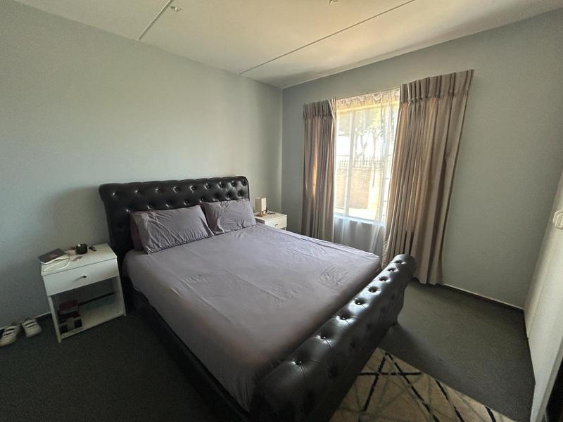 To Let 2 Bedroom Property for Rent in Erand Gardens Gauteng