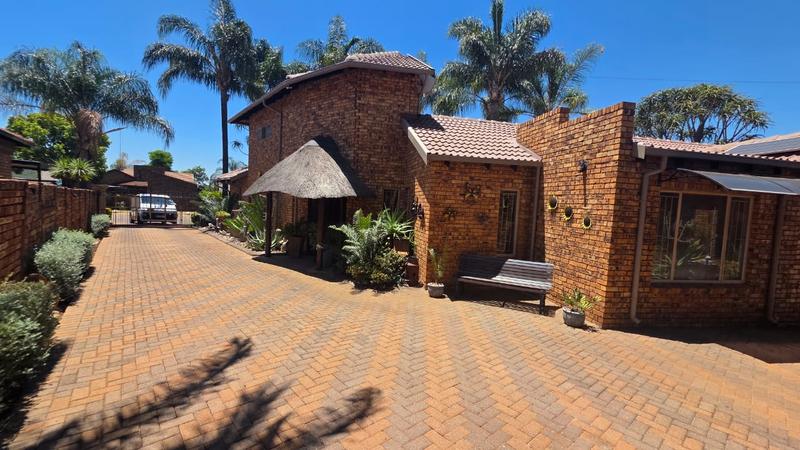 4 Bedroom Property for Sale in Doornpoort Gauteng