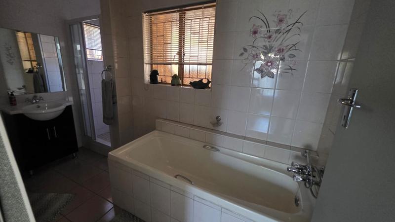 4 Bedroom Property for Sale in Doornpoort Gauteng