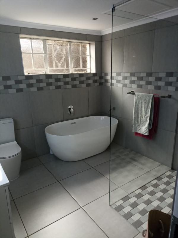 4 Bedroom Property for Sale in Sunnyridge Gauteng