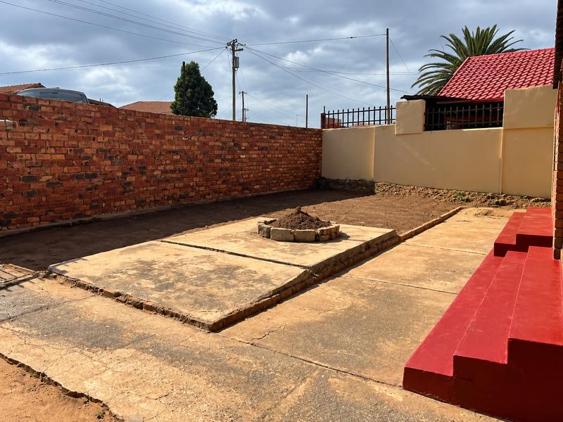 2 Bedroom Property for Sale in Atteridgeville Gauteng