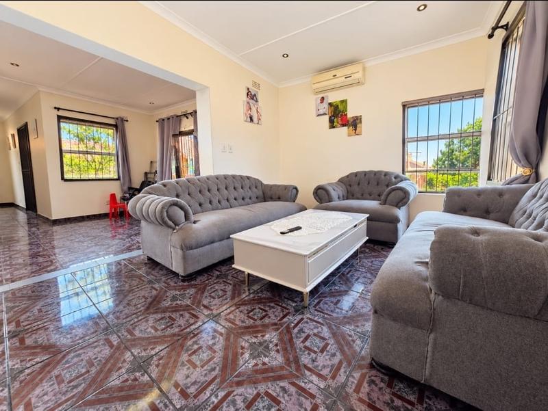 4 Bedroom Property for Sale in Bromhof Gauteng