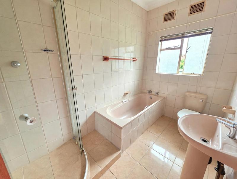 3 Bedroom Property for Sale in Rothdene Gauteng
