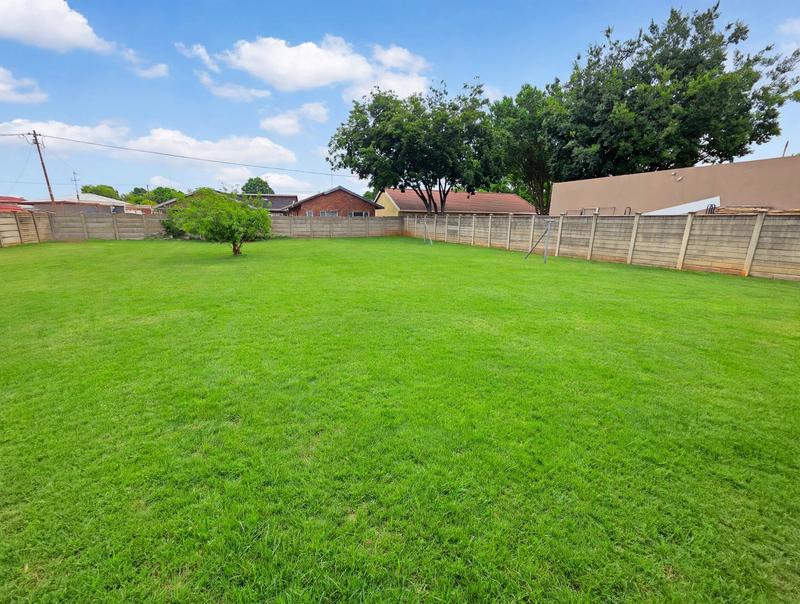 3 Bedroom Property for Sale in Rothdene Gauteng