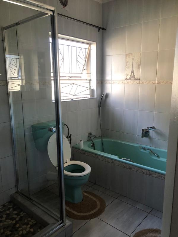 4 Bedroom Property for Sale in Birchleigh North Gauteng
