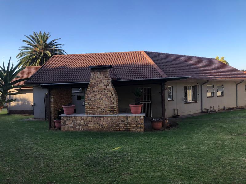4 Bedroom Property for Sale in Birchleigh North Gauteng