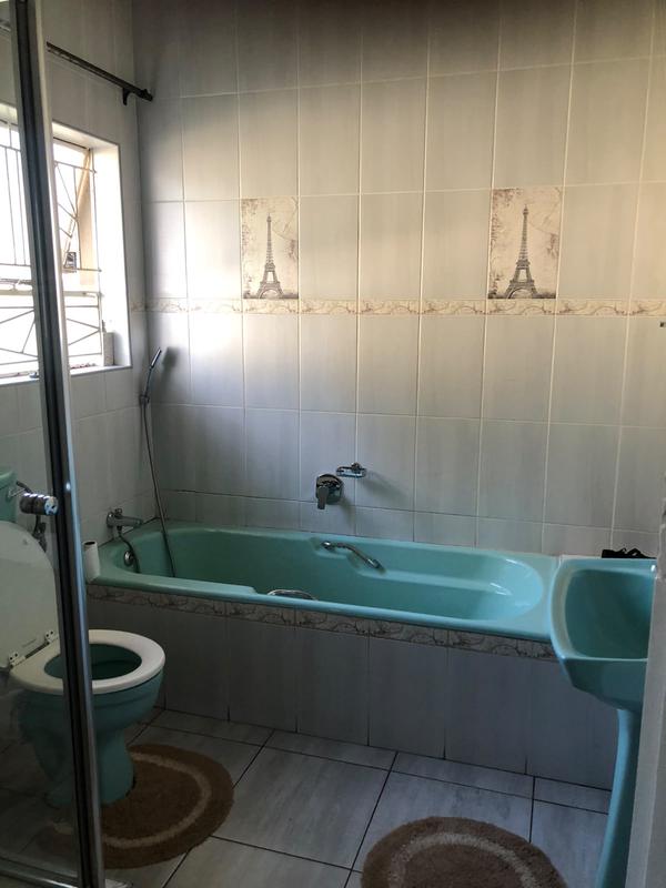 4 Bedroom Property for Sale in Birchleigh North Gauteng