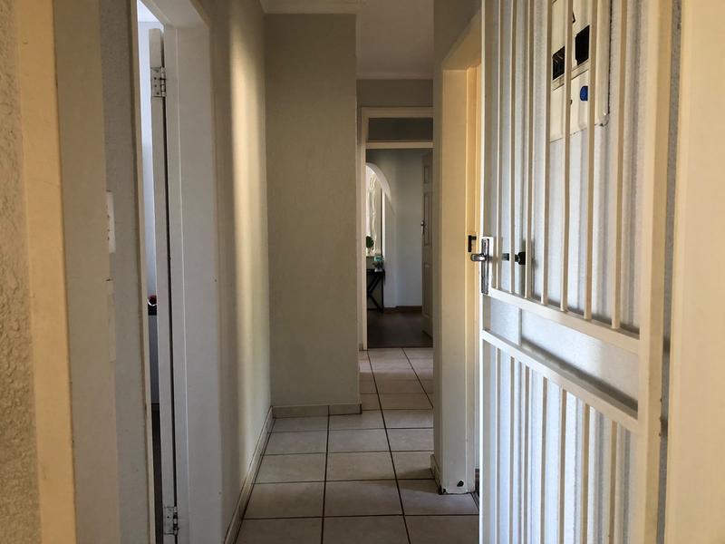 4 Bedroom Property for Sale in Birchleigh North Gauteng