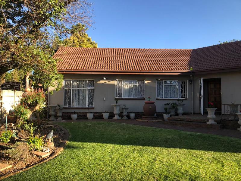 4 Bedroom Property for Sale in Birchleigh North Gauteng