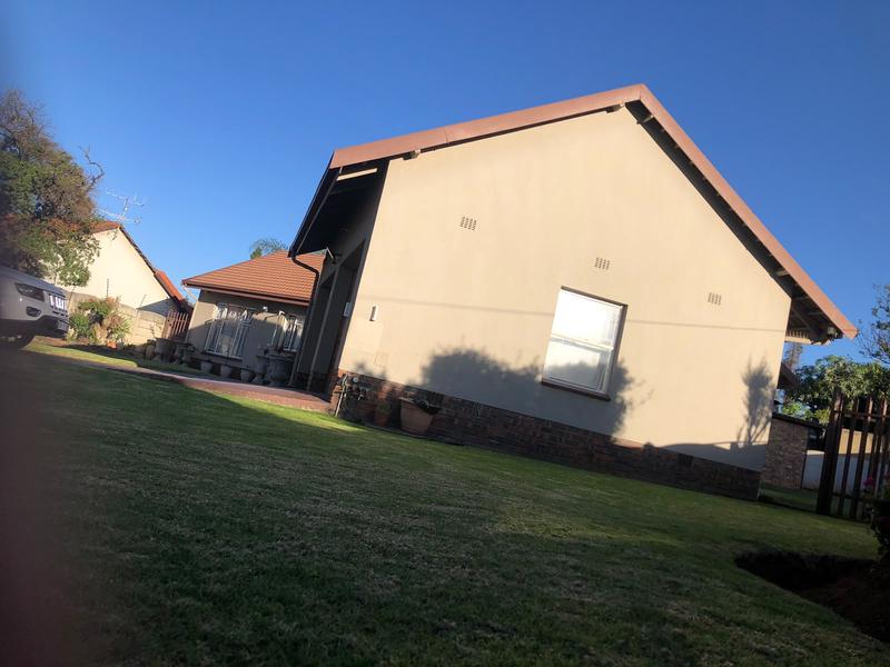 4 Bedroom Property for Sale in Birchleigh North Gauteng