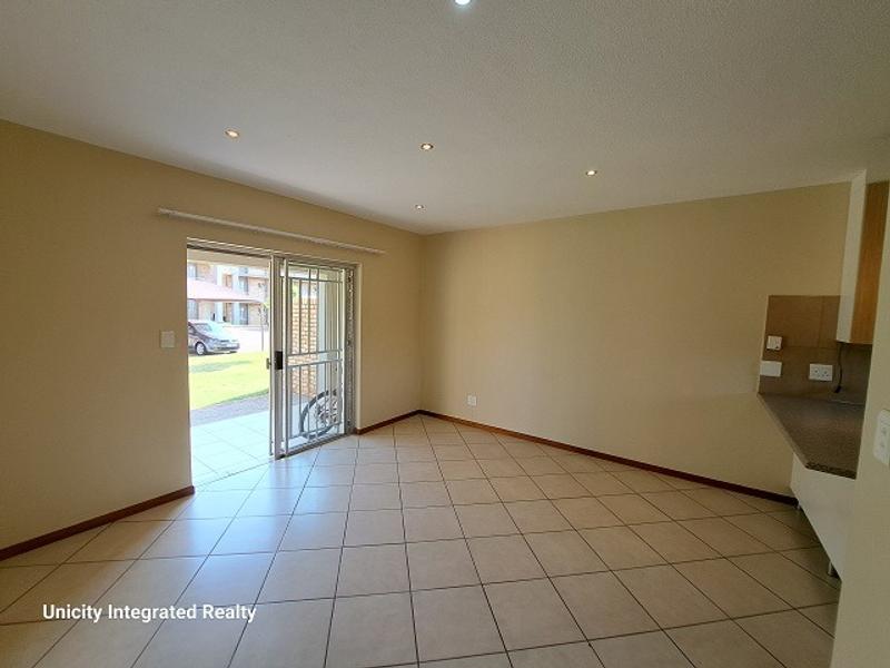 2 Bedroom Property for Sale in Monavoni Gauteng
