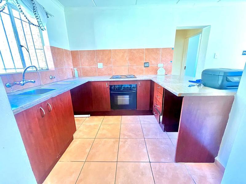 2 Bedroom Property for Sale in Greenhills Gauteng