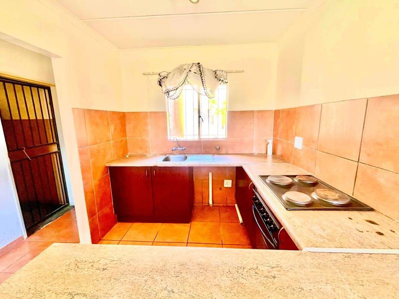 2 Bedroom Property for Sale in Greenhills Gauteng