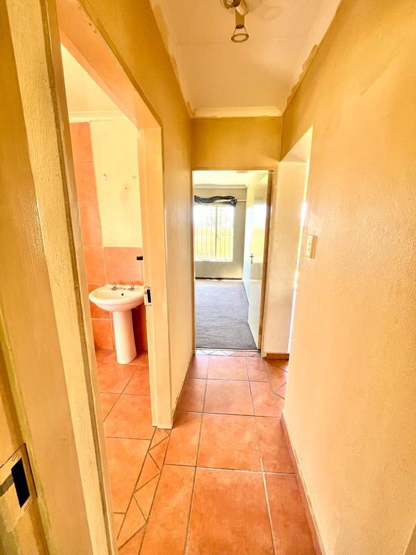 2 Bedroom Property for Sale in Greenhills Gauteng