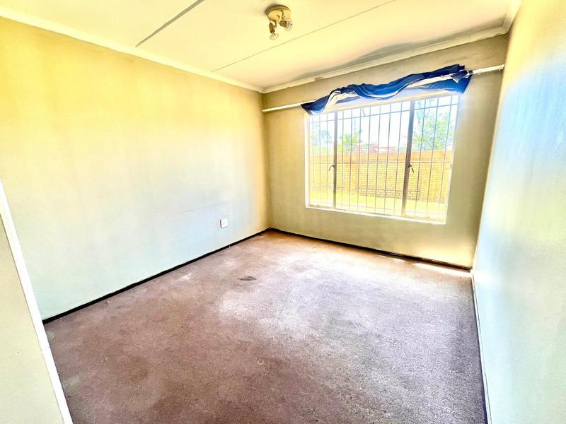 2 Bedroom Property for Sale in Greenhills Gauteng