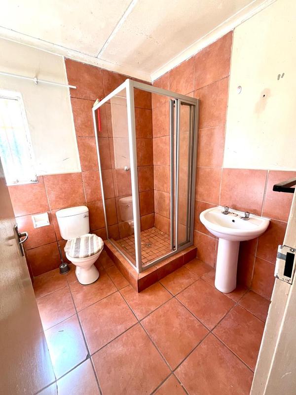 2 Bedroom Property for Sale in Greenhills Gauteng
