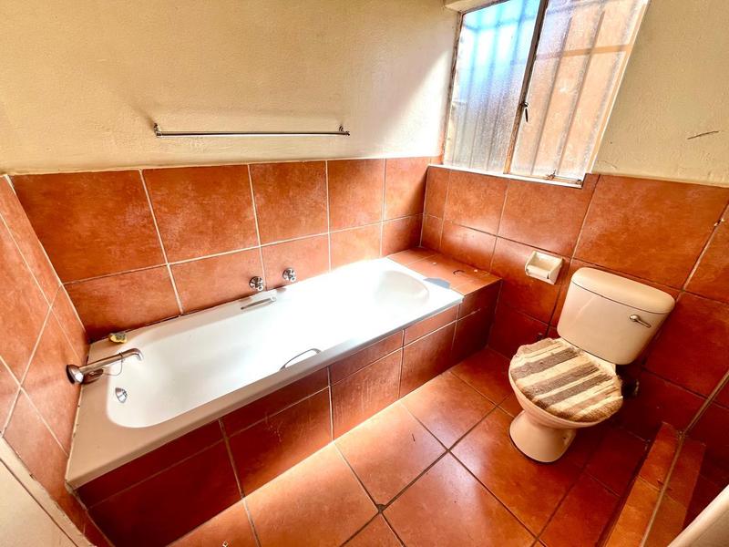 2 Bedroom Property for Sale in Greenhills Gauteng