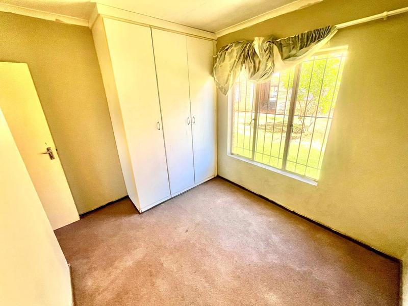 2 Bedroom Property for Sale in Greenhills Gauteng
