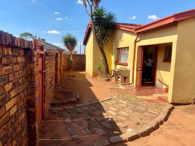 3 Bedroom Property for Sale in Ramakonopi East Gauteng