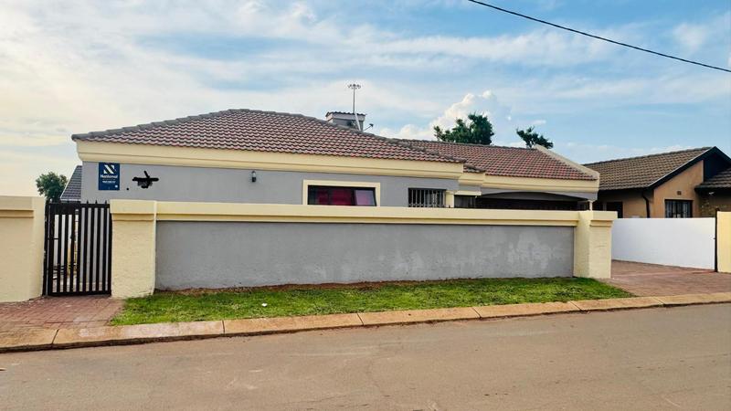 3 Bedroom Property for Sale in Vosloorus Ext 6 Gauteng