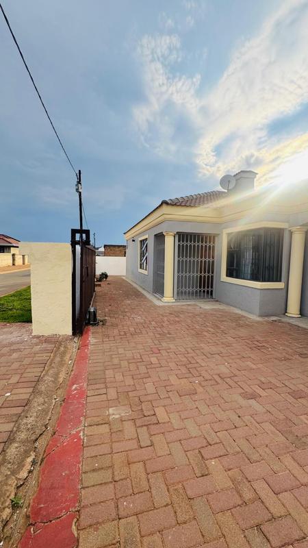 3 Bedroom Property for Sale in Vosloorus Ext 6 Gauteng