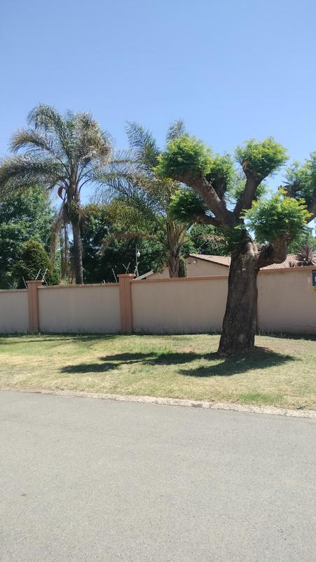 3 Bedroom Property for Sale in Oakdene Gauteng
