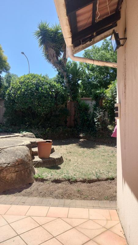 3 Bedroom Property for Sale in Oakdene Gauteng