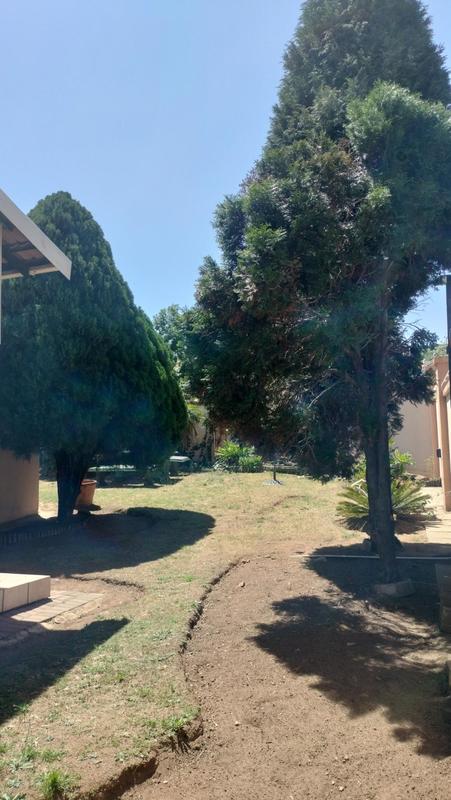 3 Bedroom Property for Sale in Oakdene Gauteng