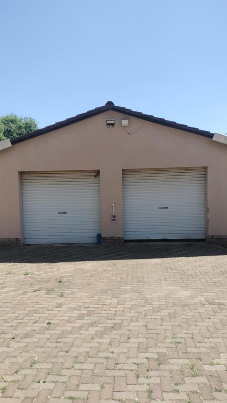 3 Bedroom Property for Sale in Oakdene Gauteng