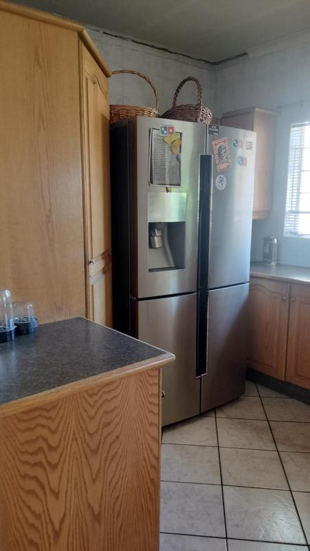 3 Bedroom Property for Sale in Oakdene Gauteng