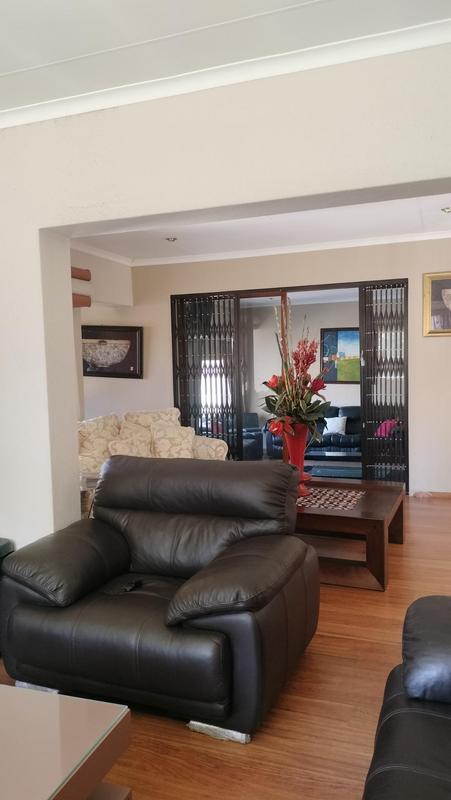 3 Bedroom Property for Sale in Oakdene Gauteng