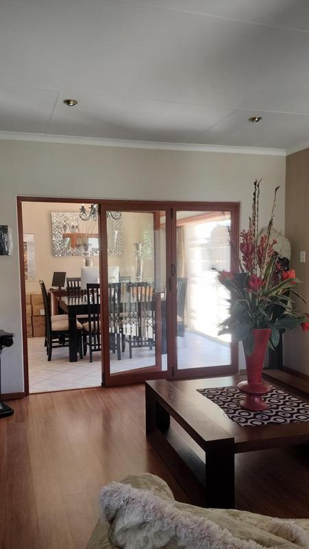 3 Bedroom Property for Sale in Oakdene Gauteng