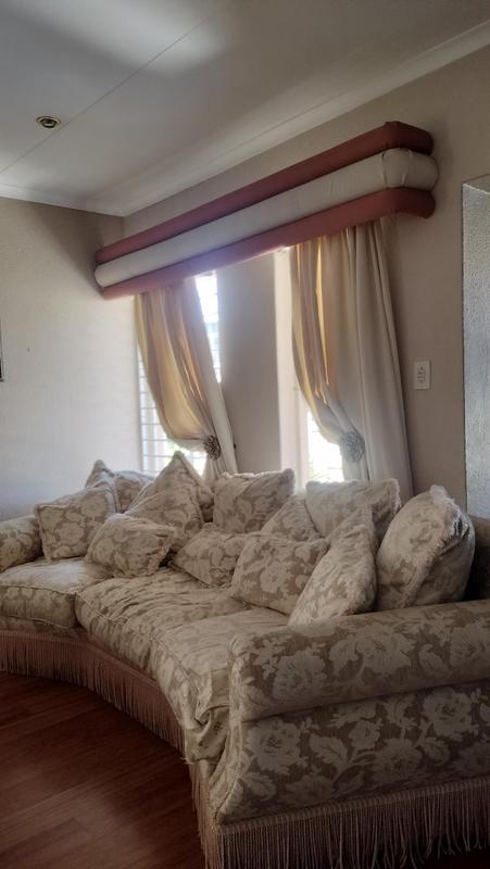 3 Bedroom Property for Sale in Oakdene Gauteng