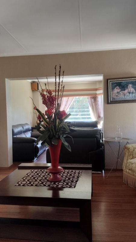 3 Bedroom Property for Sale in Oakdene Gauteng