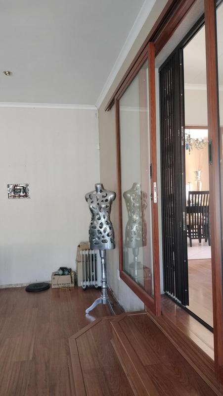 3 Bedroom Property for Sale in Oakdene Gauteng